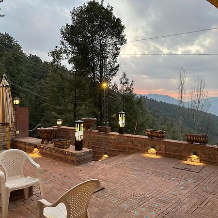 Sarah'S Lodge Murree Esterno foto