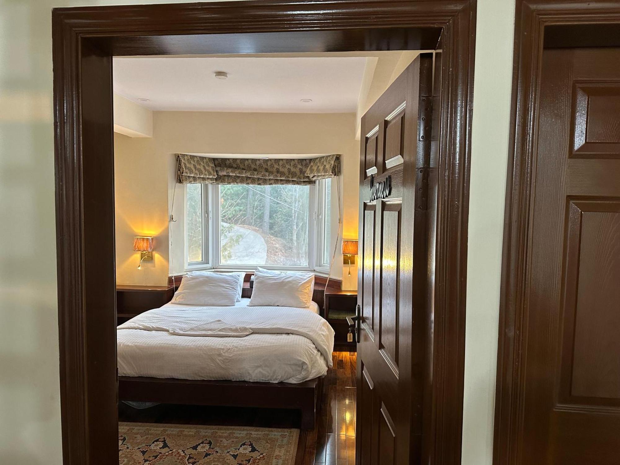 Sarah'S Lodge Murree Esterno foto