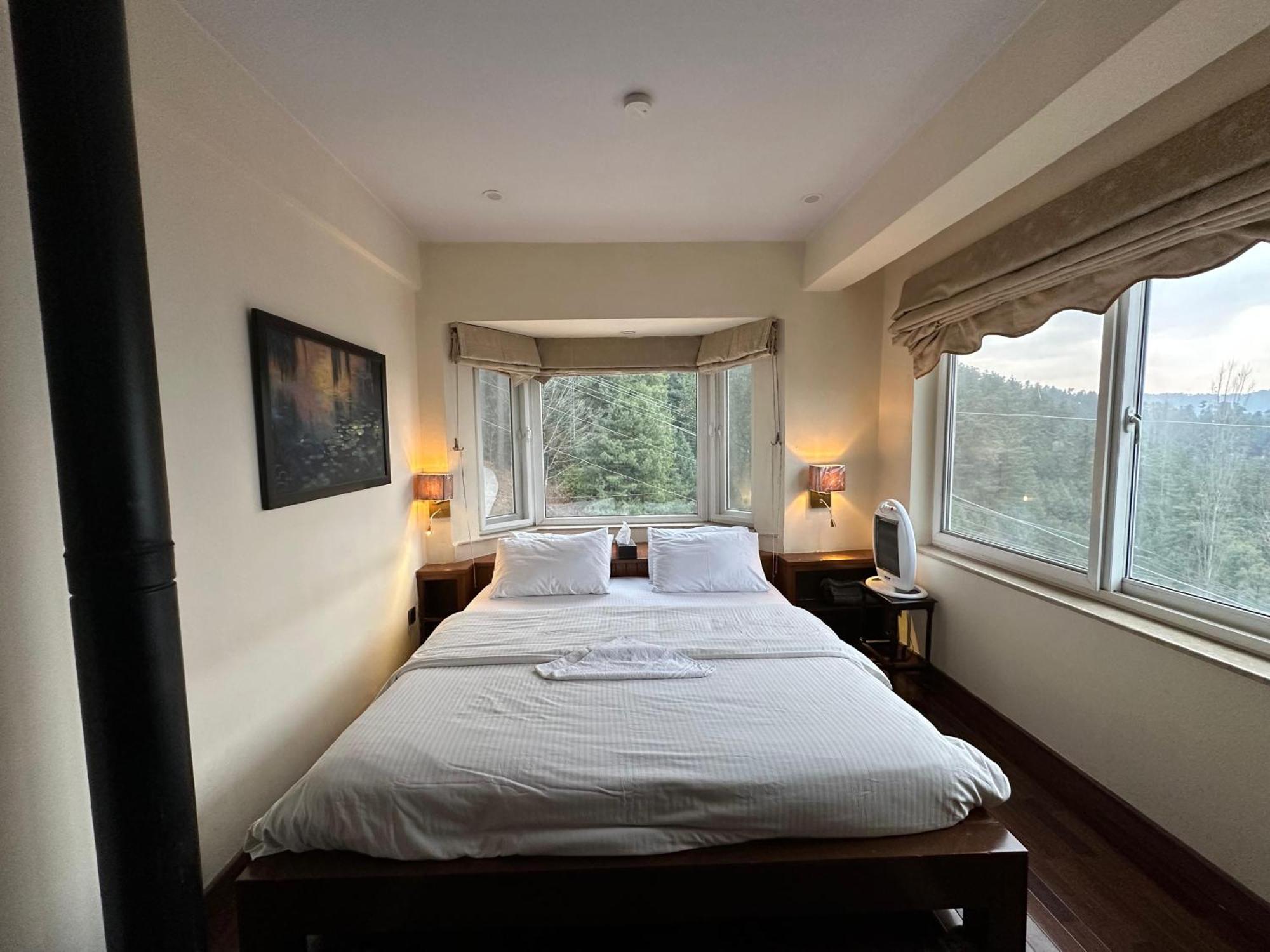 Sarah'S Lodge Murree Esterno foto