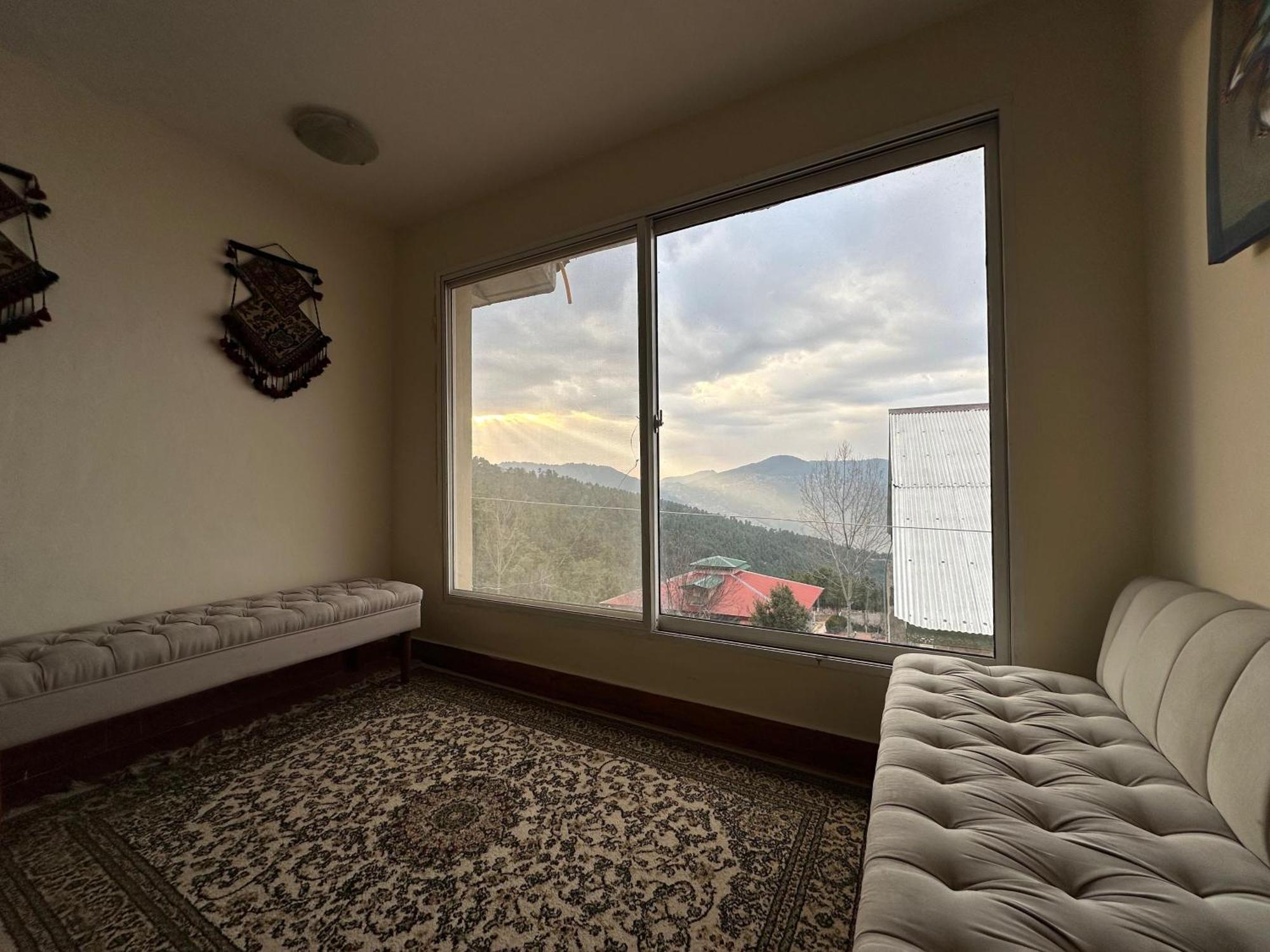 Sarah'S Lodge Murree Esterno foto