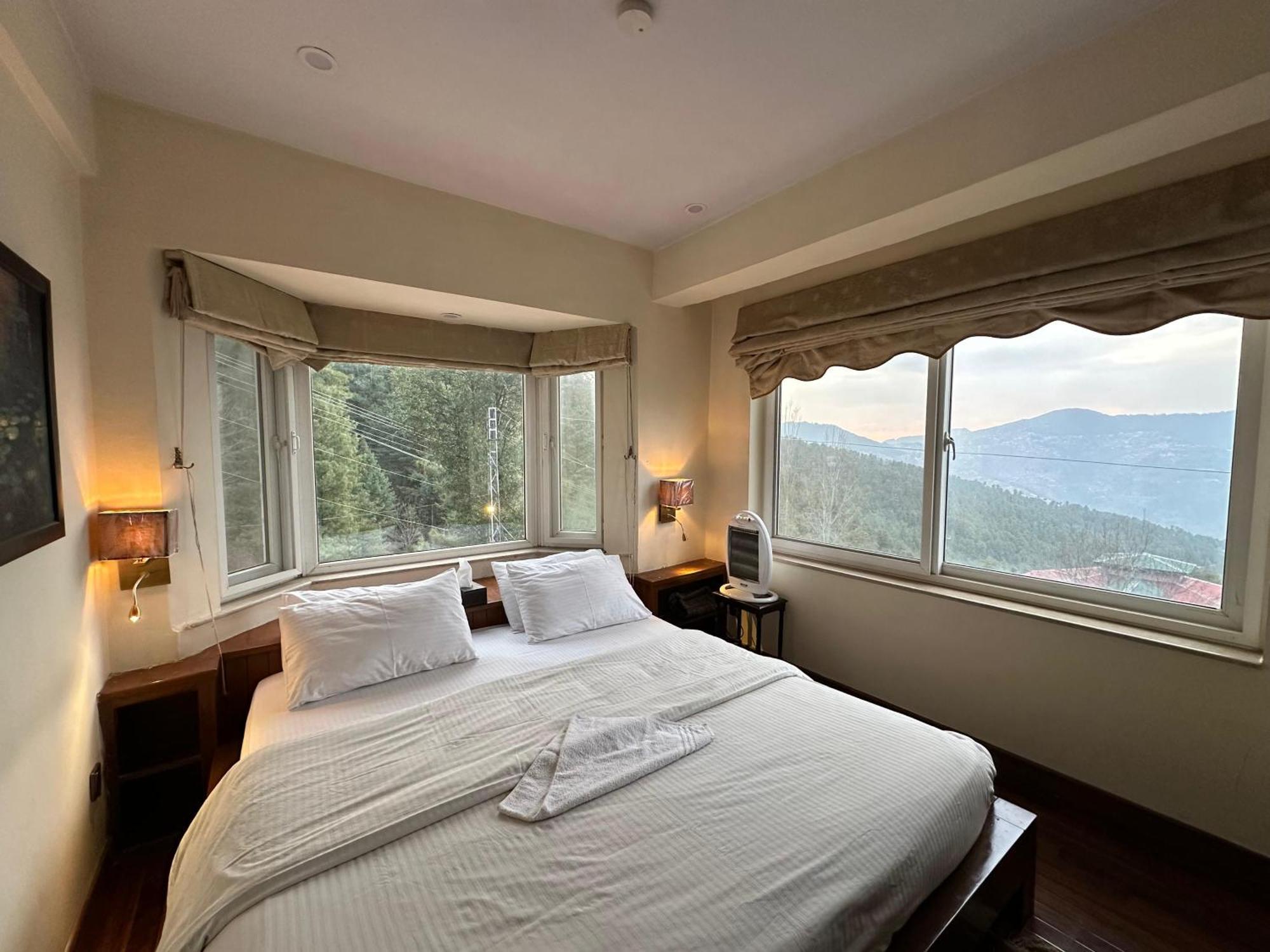 Sarah'S Lodge Murree Esterno foto